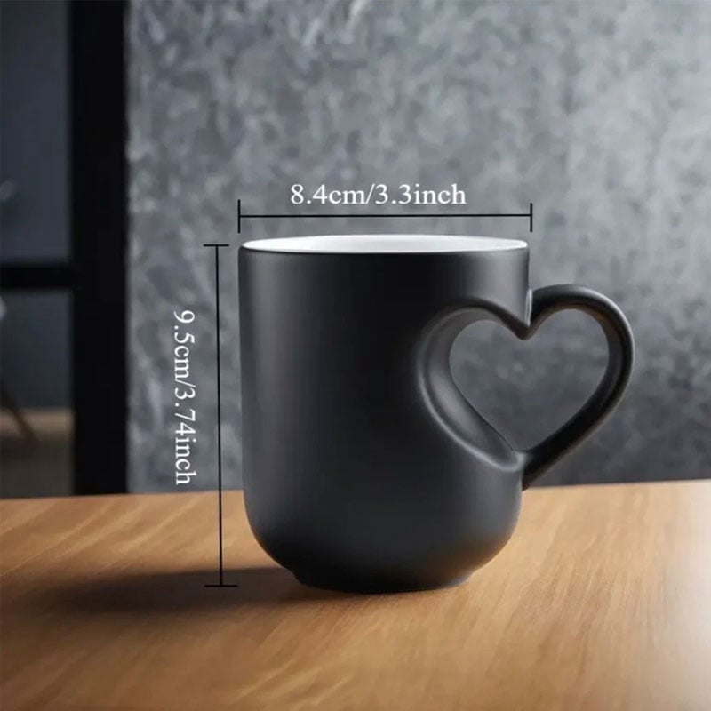 Heat-Activated Magic: The 2-in-1 Color Changing Mug with an Ergonomic Heart-Grip