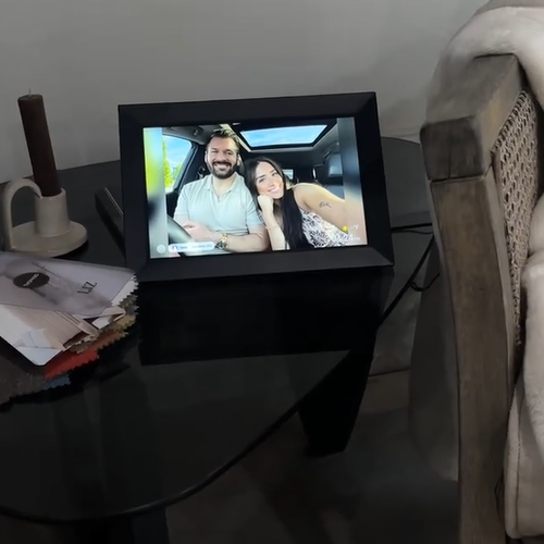 Zorveko 10.1" WiFi Digital Photo Frame – HD Touch Screen, 32GB Storage testimonials_HYFz9F:image:2