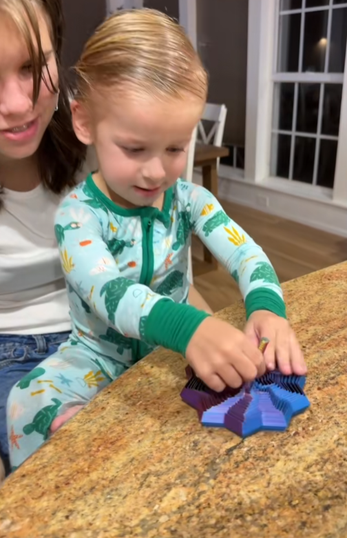 Zorveko 3D Printed Fidget Star – Stress Relief Whirling Toy testimonials_HYFz9F:image:1