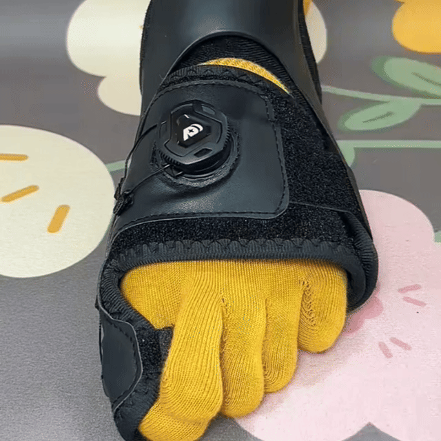 Zorveko Adjustable Bunion Toe Corrector image_with_text_QwNQUL:image:0