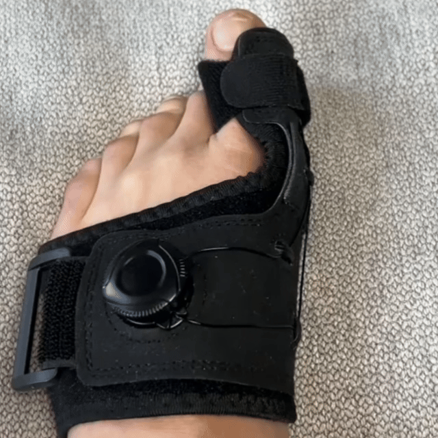 Zorveko Adjustable Bunion Toe Corrector image_with_text_mDxXKe:image:0