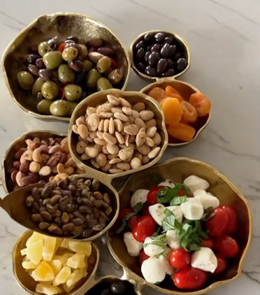 Zorveko Gold 9 Cluster Decorative Bowls testimonials_HYFz9F:image:1