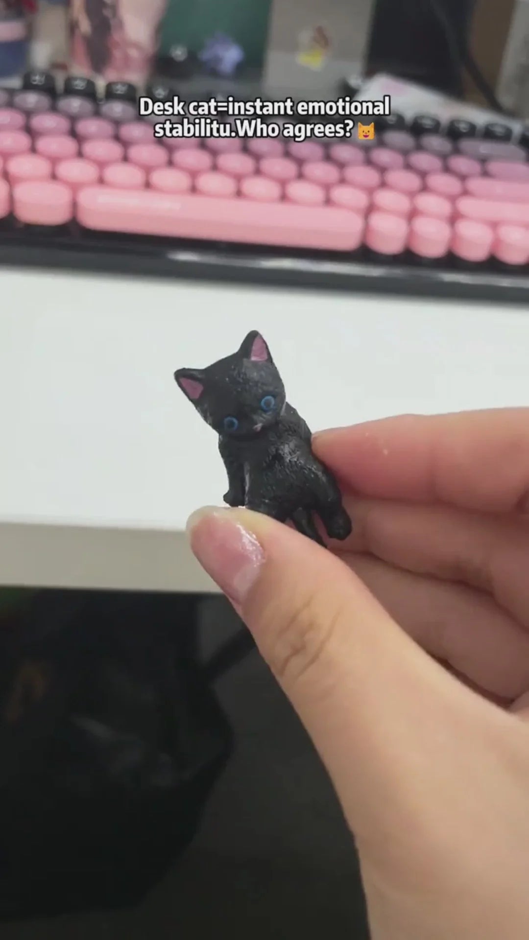 Zorveko Hand-Painted Mini Cat Desk Figurines 😺 image_with_text_mDxXKe:image:0