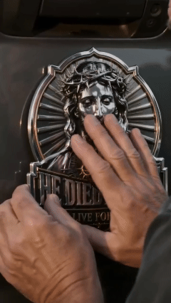 Zorveko He Died For Me Emblem image_with_text_mDxXKe:image:0