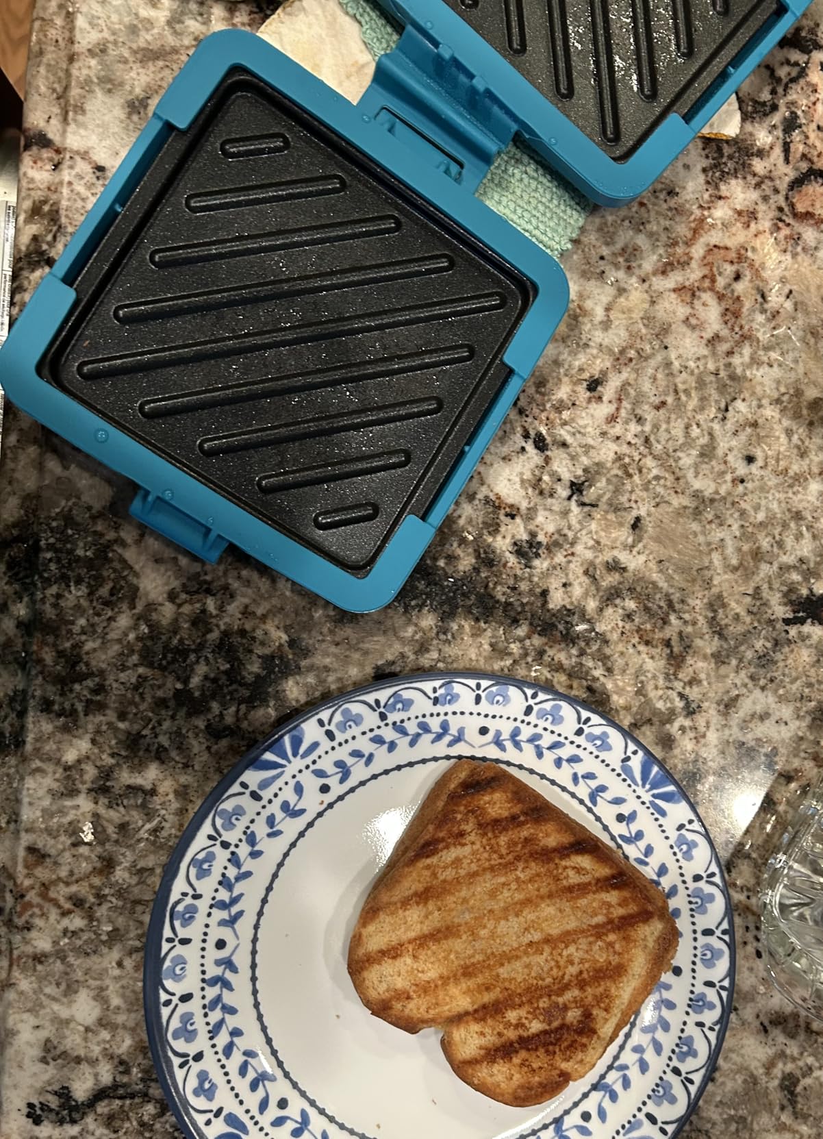 Zorveko 🔥Microwave Toastie Sandwich Maker testimonials_HYFz9F:image:0