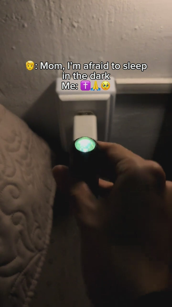 Zorveko Plug & Play Jesus Projection Night Light image_with_text_6L7DaR:image:0