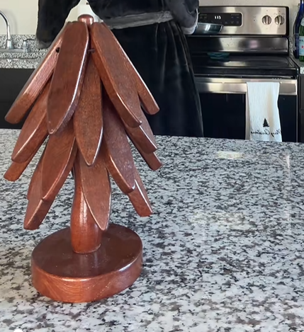 Zorveko Natural Tree Trivet Set - 4 wooden Trivets & 1 Stand testimonials_HYFz9F:image:1