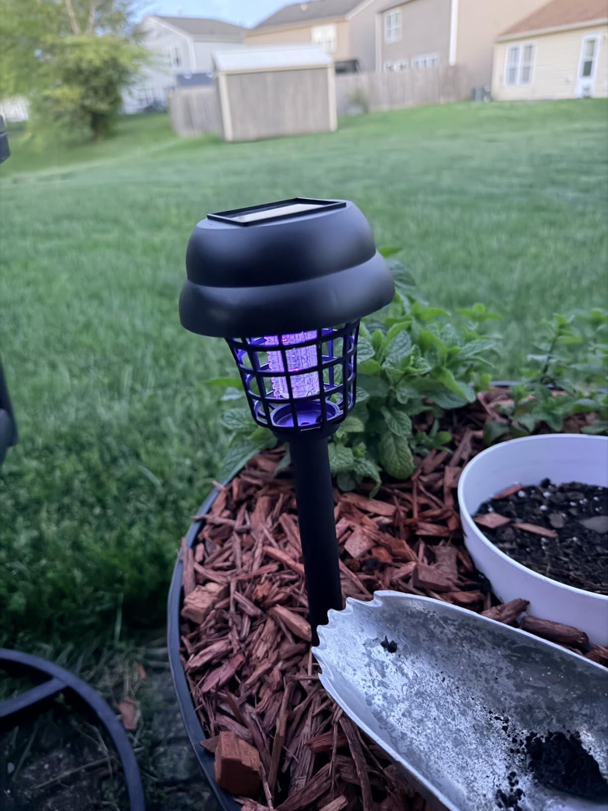 Zorveko Solar Mosquito Zapper Light – Outdoor Garden Stake Lamp testimonials_HYFz9F:image:2