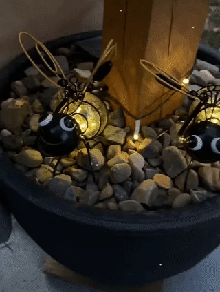 Zorveko Solar Hanging Bee Garden Light image_with_text_mDxXKe:image:0