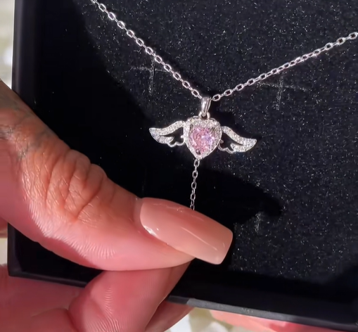 Zorveko Angel Heart Necklaces for Women testimonials_HYFz9F:image:2